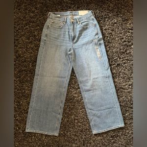 AE Size 8. High-rise Short Length Baggy Jean.